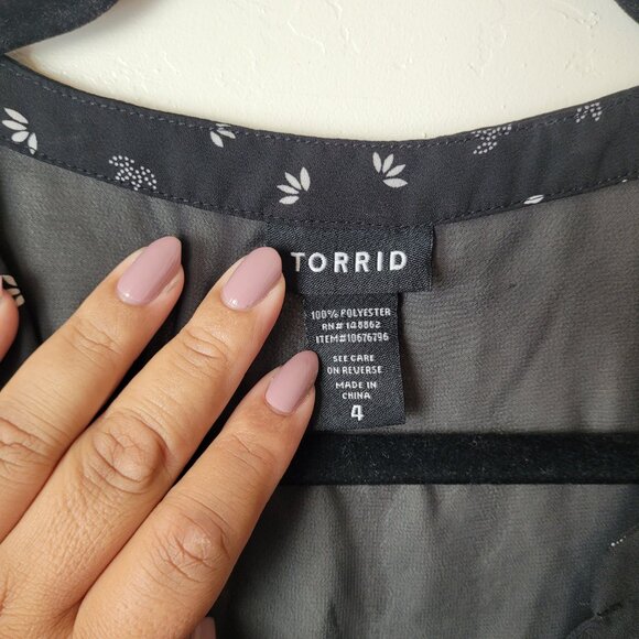 Torrid Chiffon Flutter Short Sleeve V-Neck Blouse - Picture 6 of 9